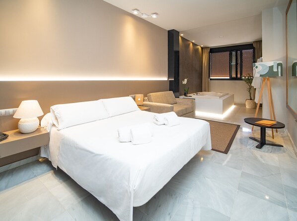 Superior Double Room, Jetted Tub | In-room safe, desk, free cots/infant beds, free WiFi