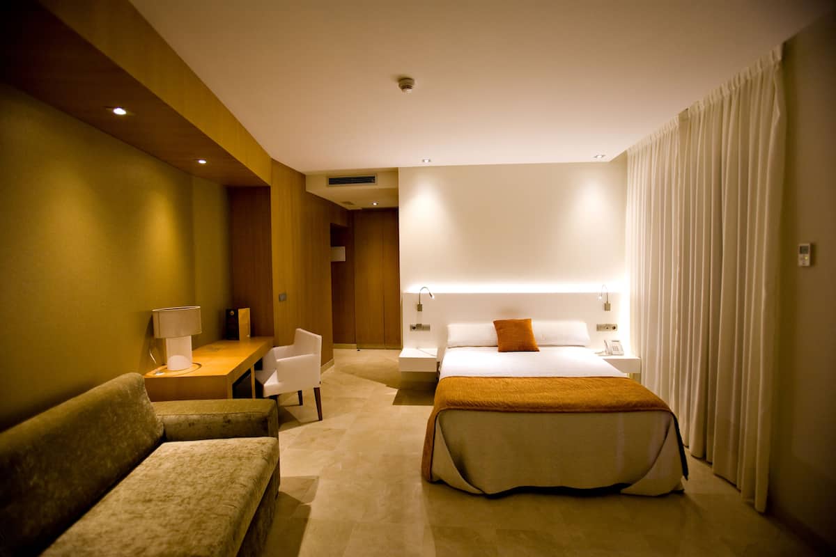 Superior Double Room | In-room safe, desk, free cribs/infant beds, free WiFi