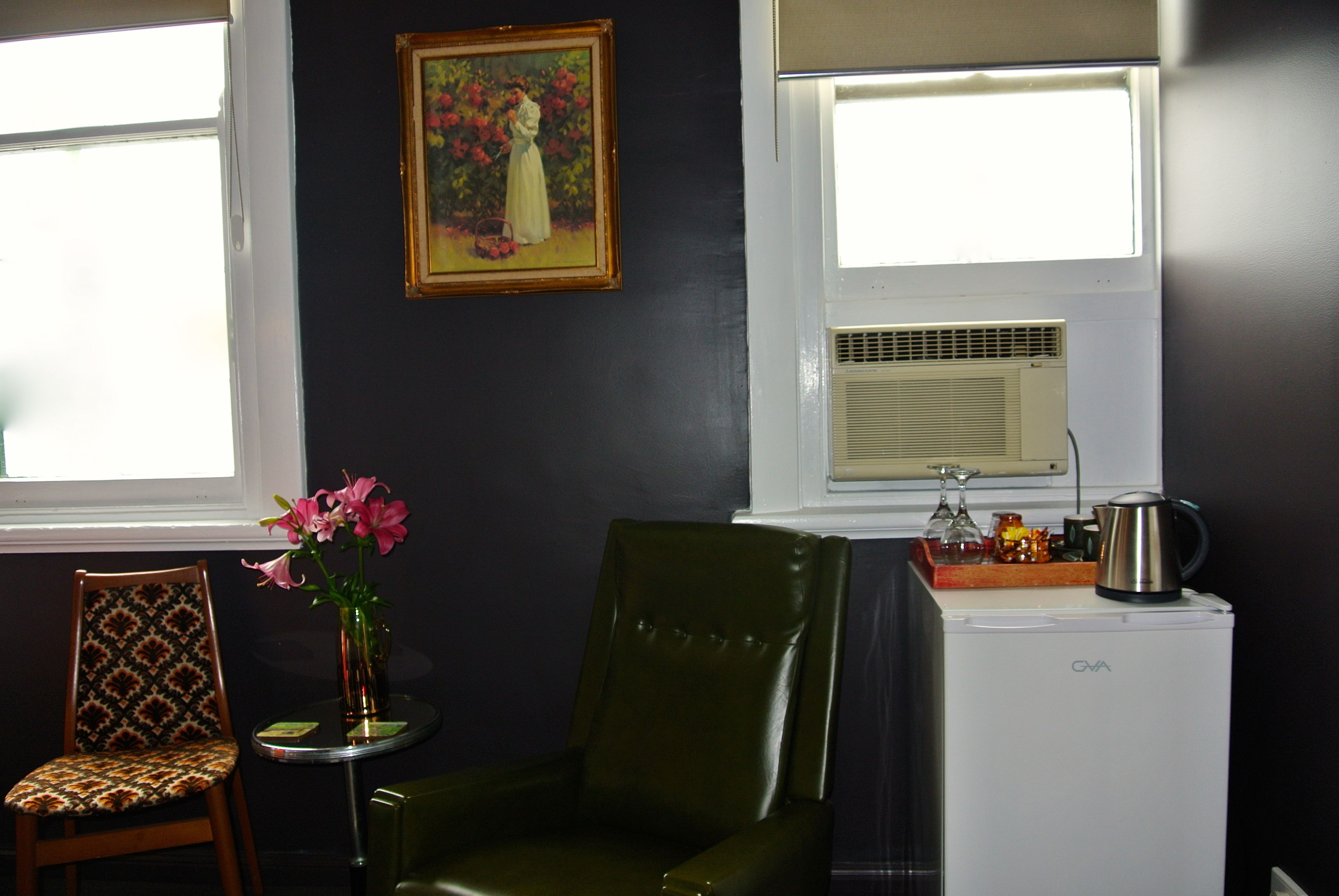 premium bedding, free wifi, bed sheets