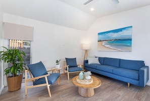 Premium Cabin - Sleeps 4 | Living area