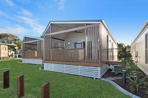 Premium Cabin - Sleeps 4 | Terrace/patio