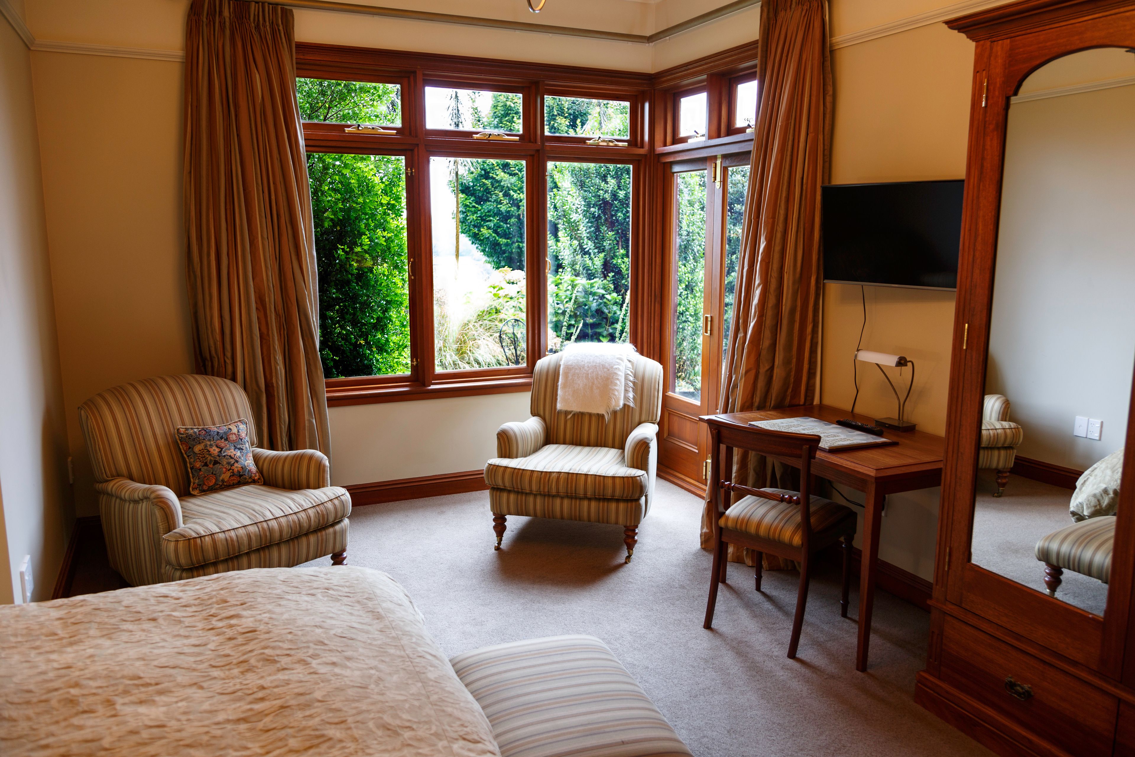 room, mountain view | 1 bedroom, premium bedding, desk, laptop workspace