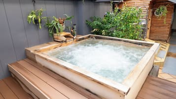 室外 SPA 浴池
