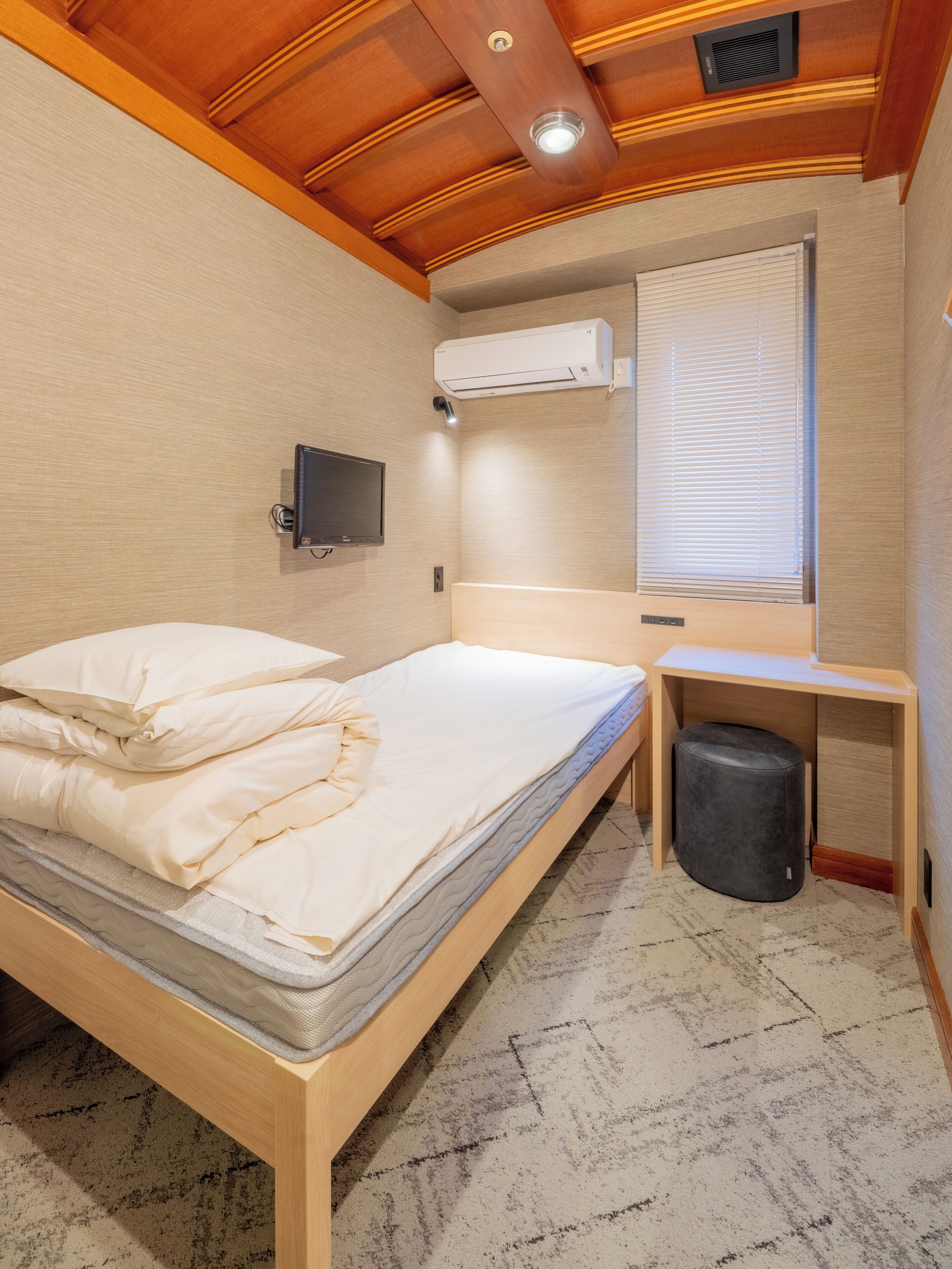 Single Room | Free WiFi, bed sheets