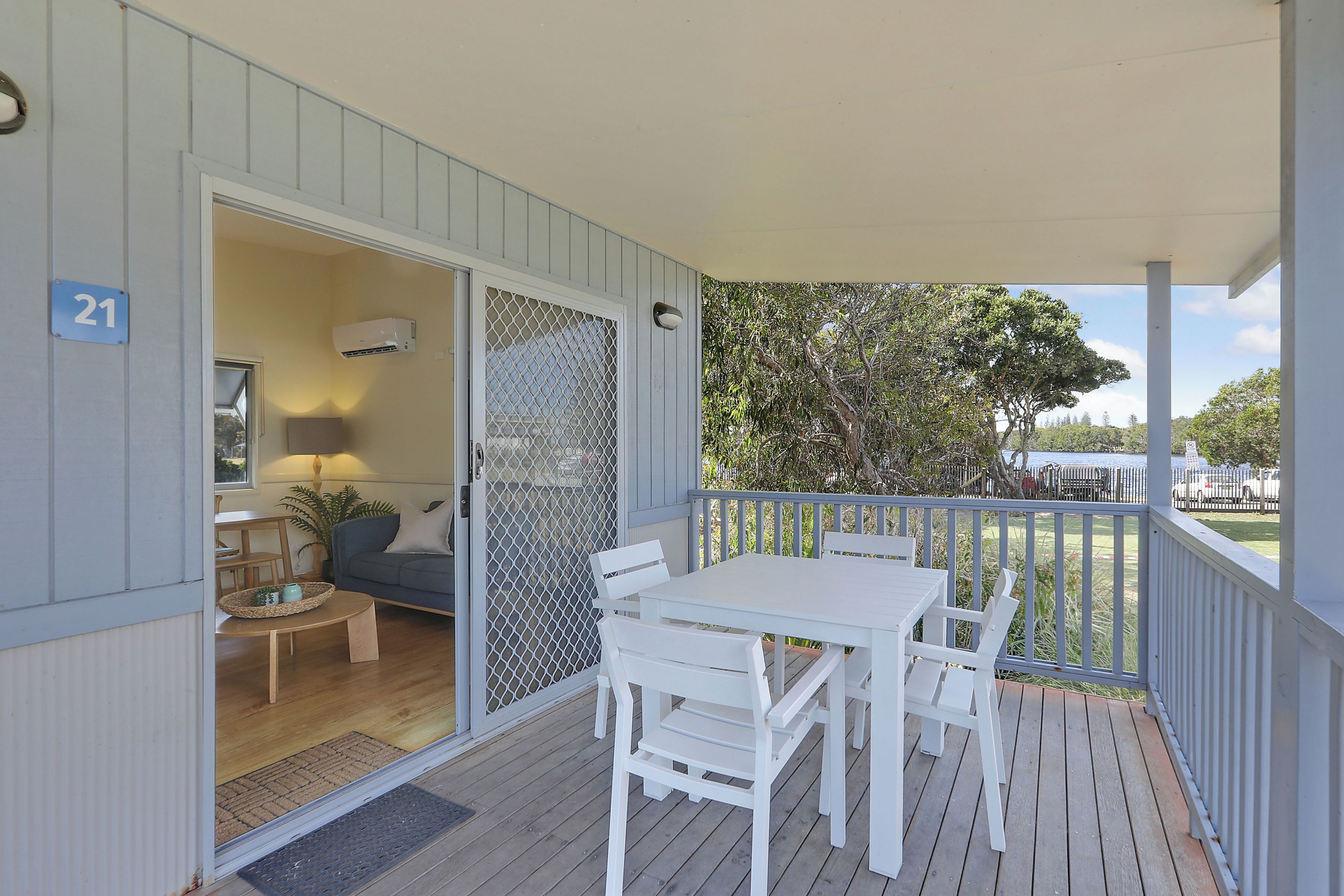 Deluxe Cabin - Sleeps 4 (with Bunks) | Terrace/patio