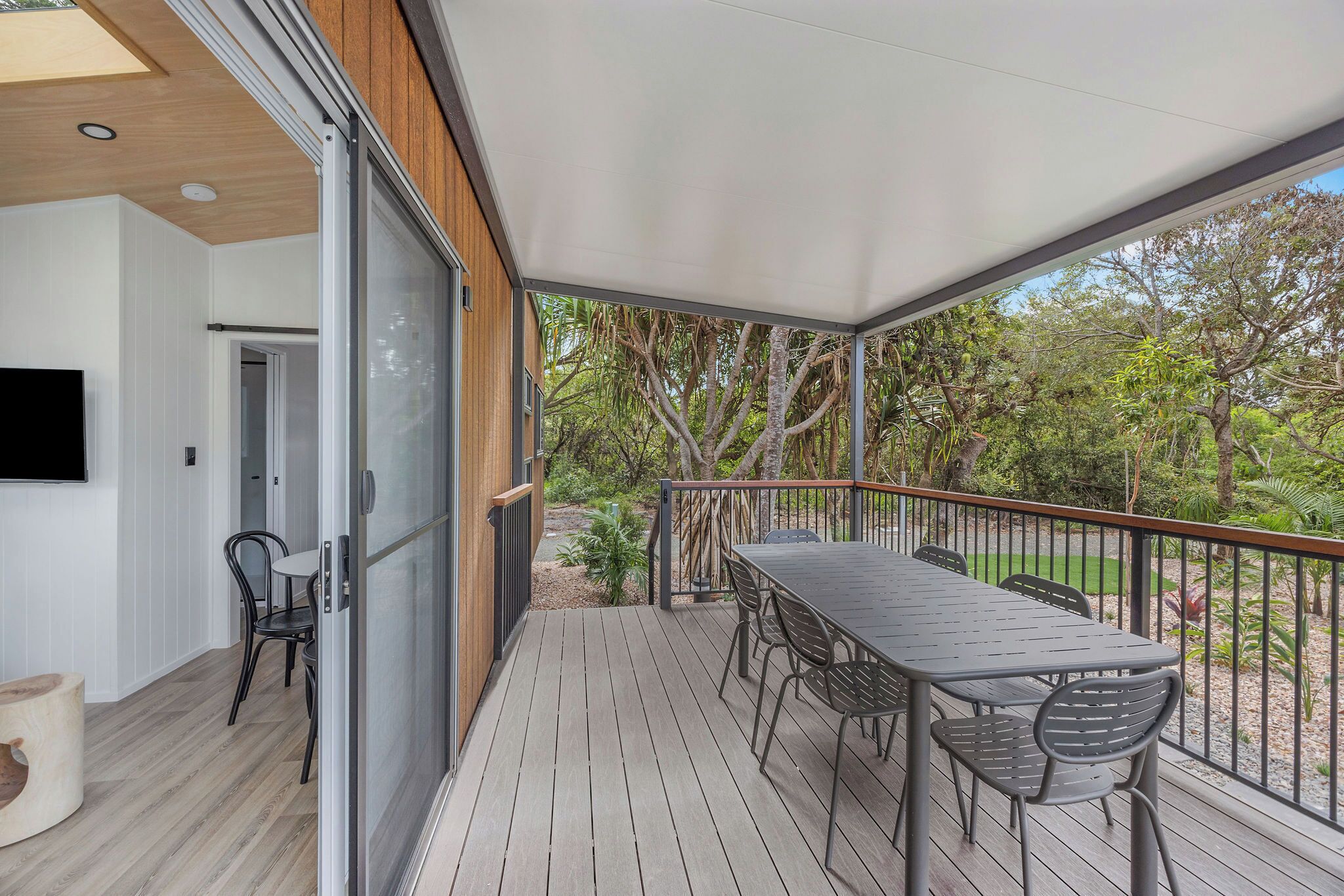 Tiny Home - Sleeps 4 - Dog Friendly | Terrace/patio