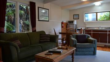 Basic Cottage, 1 Bedroom | Living room