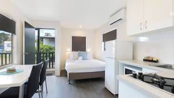 Standard Cabin - Sleeps 2 - Dog Friendly | 2 bedrooms, iron/ironing board, free WiFi, bed sheets