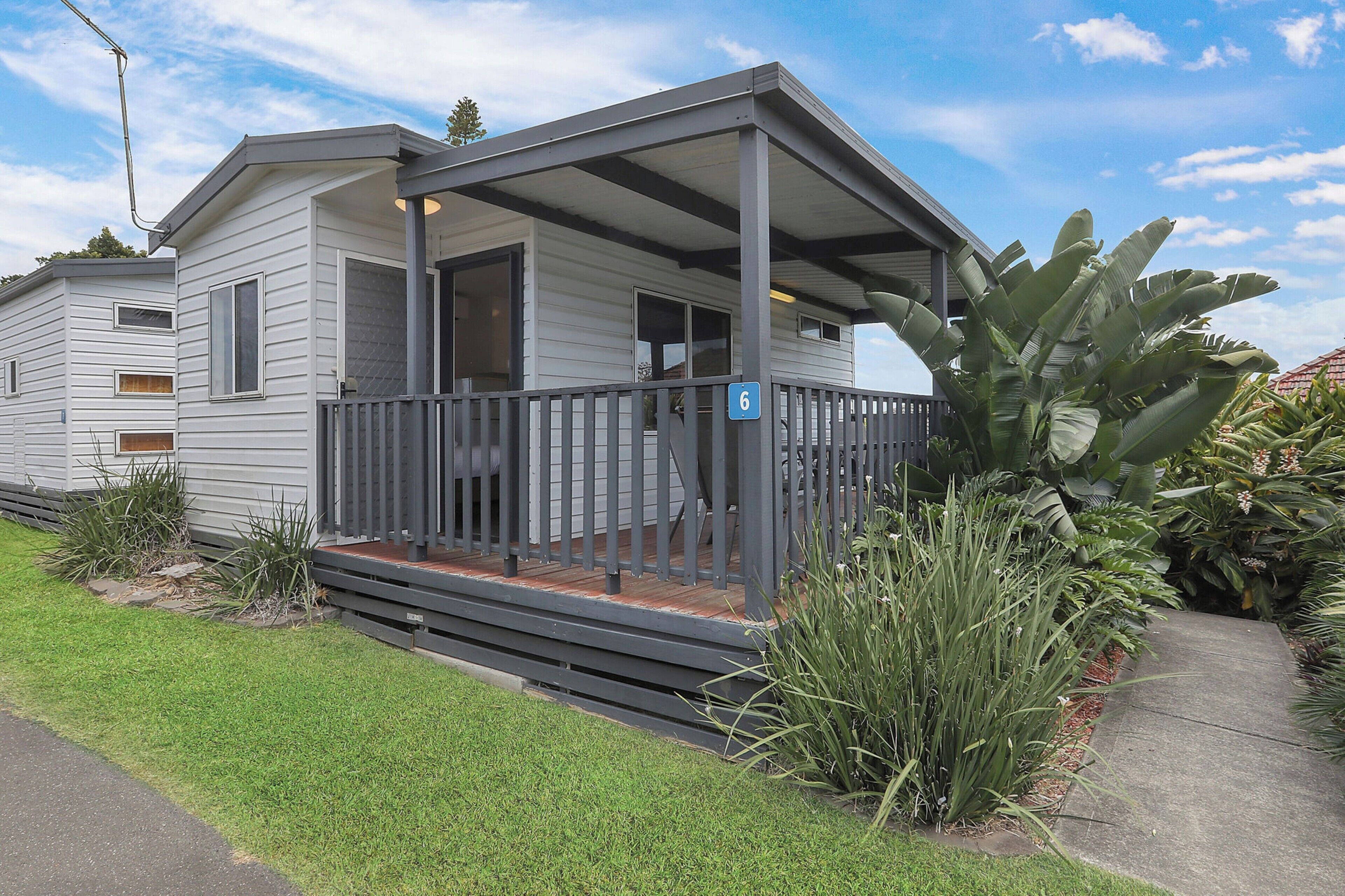 Standard Cabin - Sleeps 2 - Dog Friendly | Terrace/patio