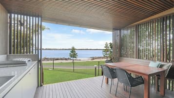 Premium Cabin - Sleeps 5 | Balcony view
