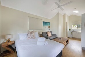 Deluxe Cabin - Sleeps 2