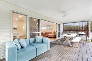 Beach Houses - Sleeps 8 | Teres/patio