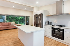 Beach House - Sleeps 8 - Dog Friendly | Private kitchen | Fridge, microwave, toaster, cookware/dishes/utensils