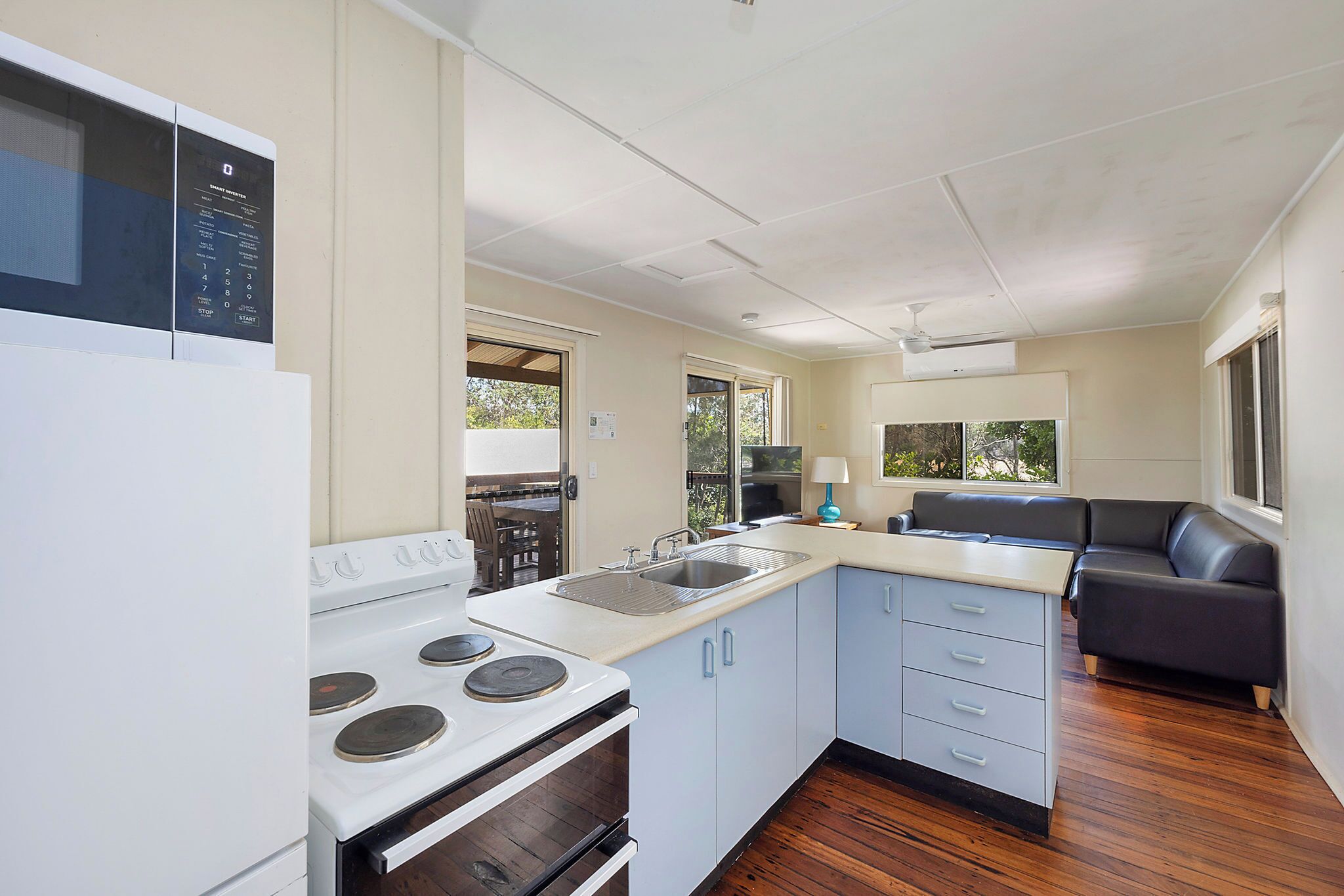 Deluxe Cabin - Sleeps 4 - Dog Friendly | Private kitchen