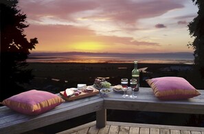 Chalet (Camellia) | Balcony - Grafton Cottage & Chalets (Thames)