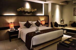 Premium bedding, pillow-top beds, in-room safe, desk - The Kana, Kuta (Kuta)