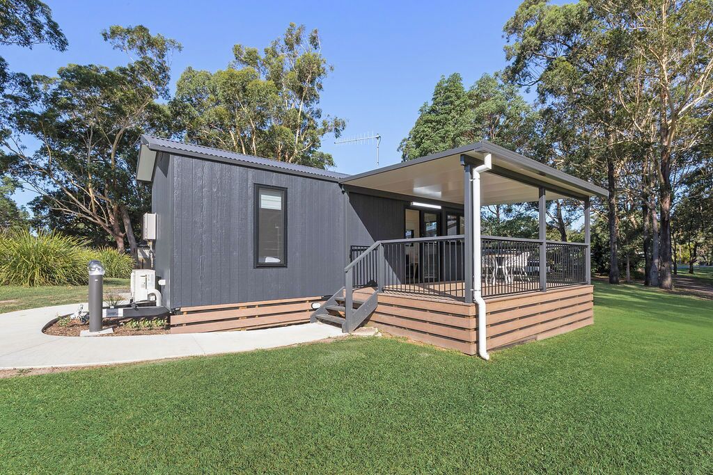 Premium Tiny Home - Sleeps 2 - Dog Friendly