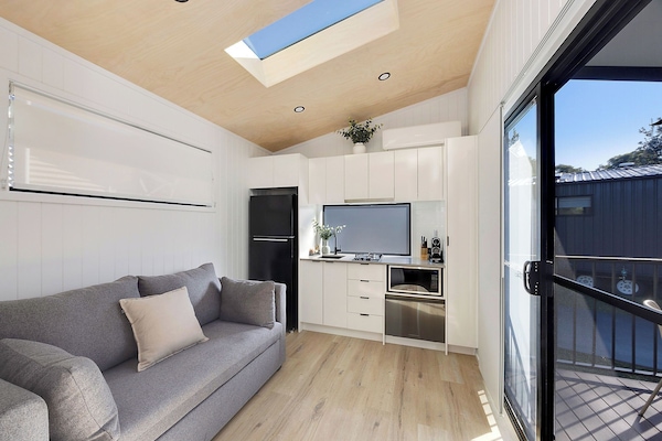 Premium Tiny Home - Sleeps 2 | Living area