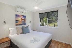 Cabana luxo (- Sleeps 5) | Banheiro | Chuveiro, chuveiro com efeito de chuva, secador de cabelo 