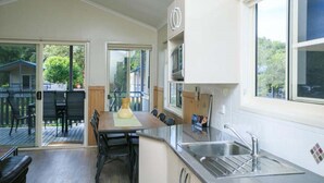 豪華小屋 (- Sleeps 6) | 房內用餐區