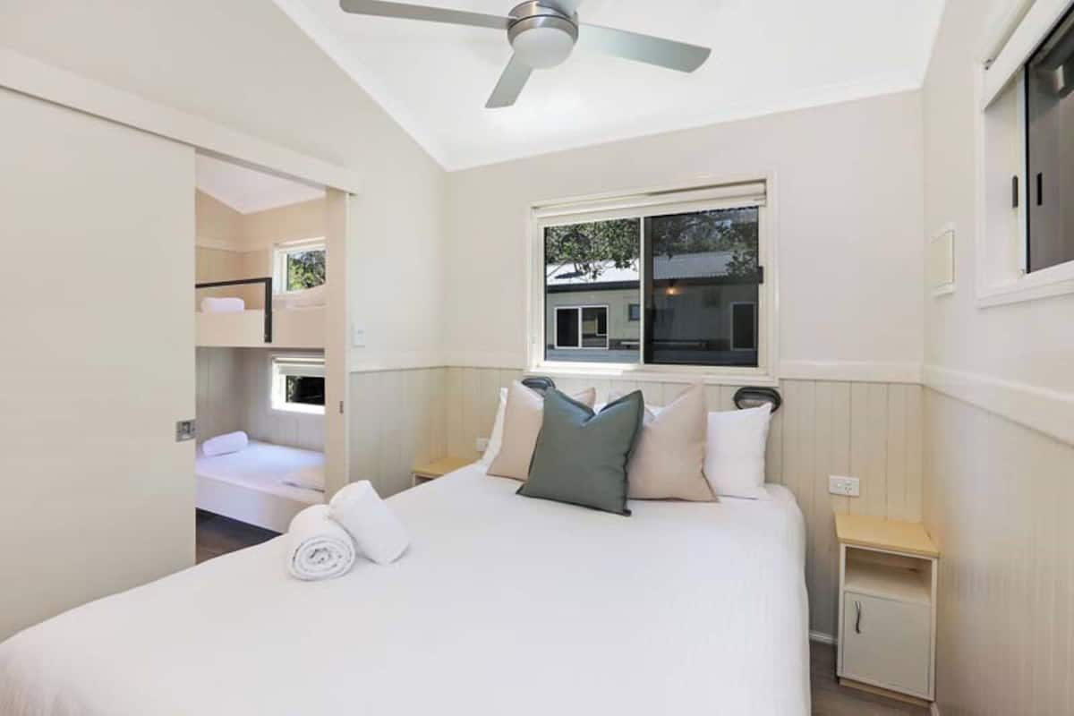 Standard Cabin - Sleeps 4 | 1 bedroom, iron/ironing board, free WiFi, bed sheets
