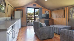 豪華帳棚, 海灘景觀 (- Sleeps 4) | 私人廚房 | 電冰箱、微波爐、爐台、電熱水壺