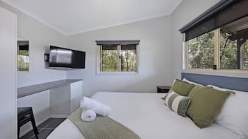 Standard-mökki (- Sleeps 4) | 1 makuuhuone, pimennysverhot, silitysrauta/-lauta, vuodevaatteet