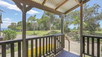 Standard Cabin - Sleeps 4 | Terrace/patio