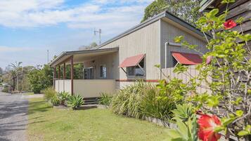 Deluxe Cabin - Sleeps 5 - Dog Friendly
