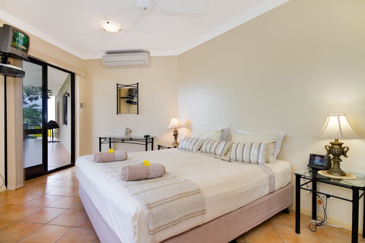 Apartment, 2 Bedrooms, Beachfront | 2 bedrooms, in-room safe, individually furnished, iron/ironing board