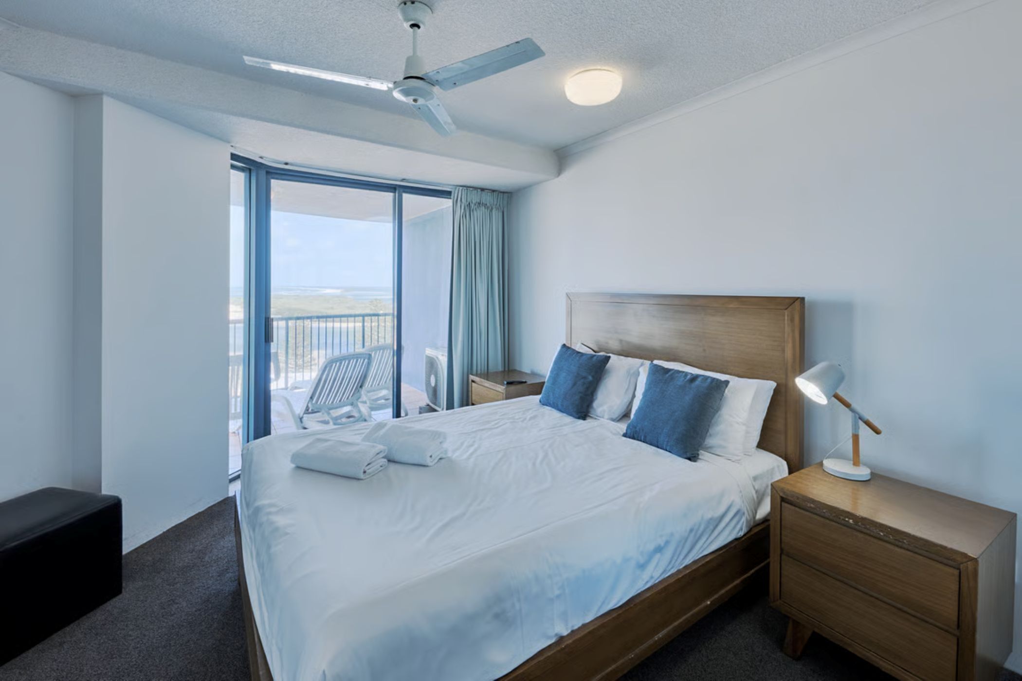 2 Bedroom Deluxe Ocean View | Decoración personalizada y muebles diferentes 