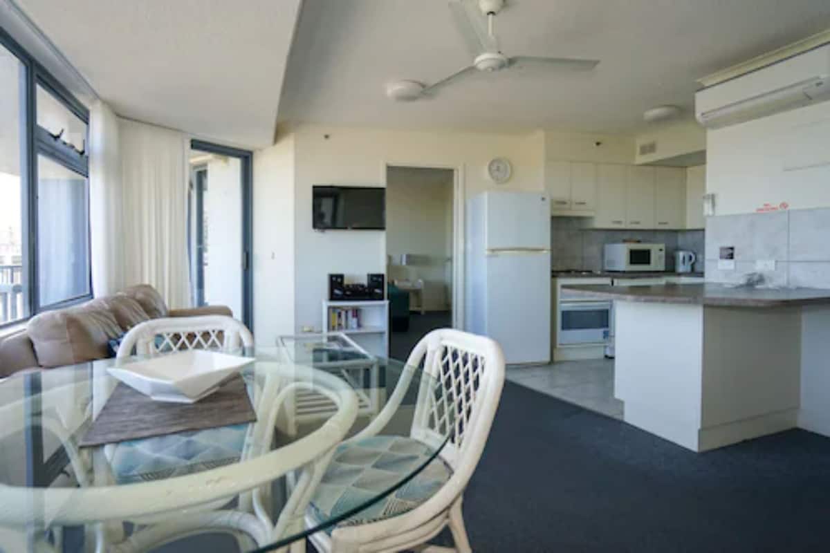Apartemen Standar, 2 kamar tidur | Makan di kamar