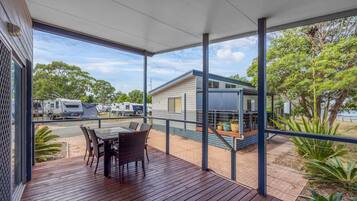 Superior Villa - Sleeps 4 - Dog Friendly | Terrasse/Patio