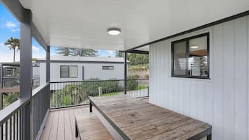 Deluxe Cabin - Sleeps 5 | Terrace/patio