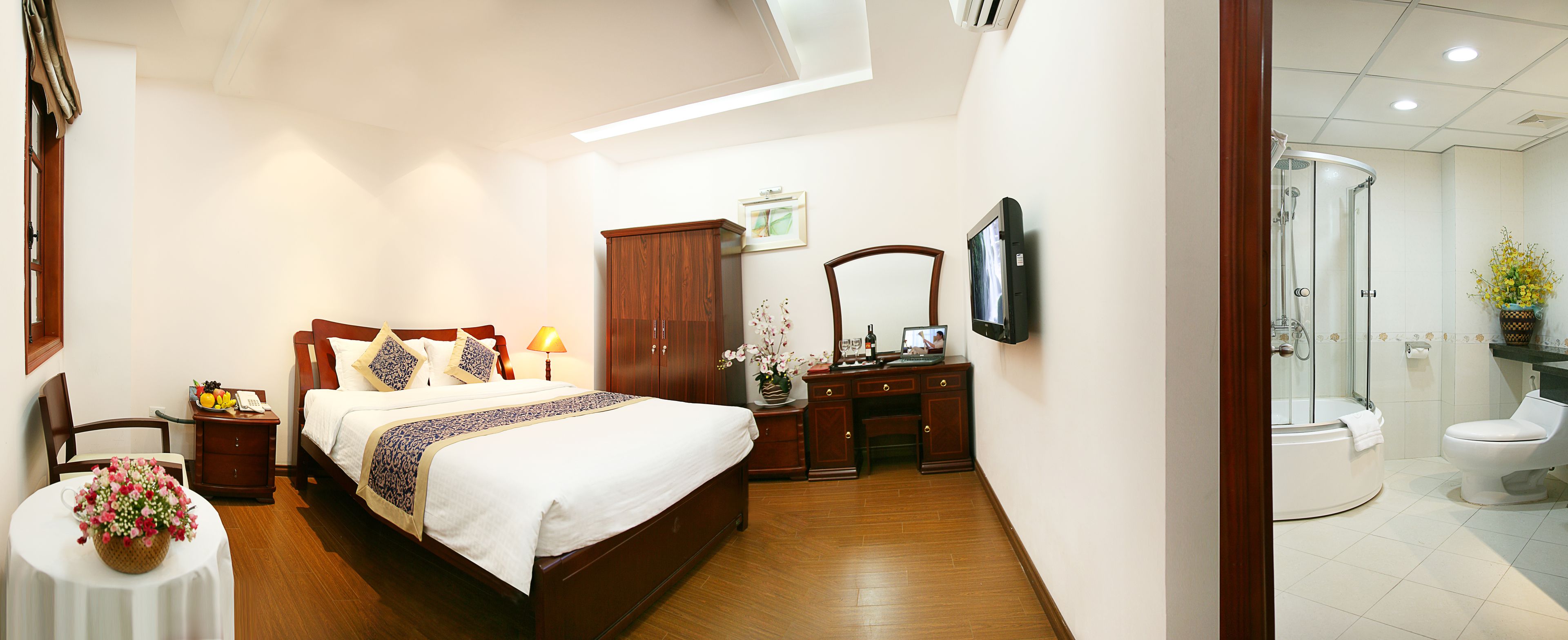 Foto - Lakeside Palace Hotel