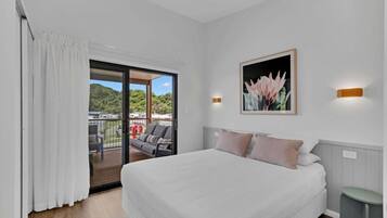 Individually furnished, free WiFi, bed sheets