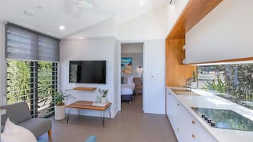 Premium Villa - Sleeps 2 | Private kitchen | Fridge, microwave, stovetop, coffee/tea maker