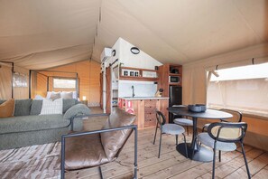 Superior Safari Tent - Sleeps 4 | Dining room