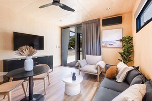 Villa supérieure | Aire de séjour | Téléviseur à écran plat, lecteur de DVD