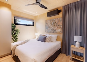 Cortinas blackout, tabla de planchar con plancha y wifi gratis