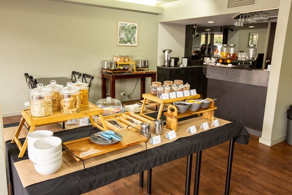 Free daily continental breakfast