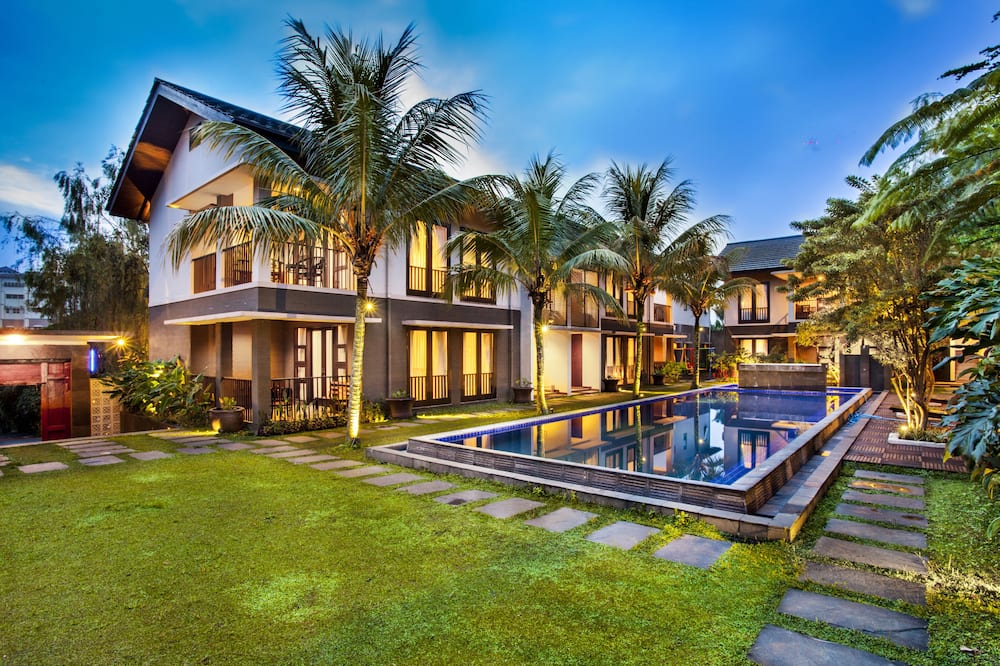 Summer Hills Hotel