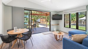 슈피리어 빌라, 장애인 지원 (Sleeps 4) | 객실 내 식사 공간