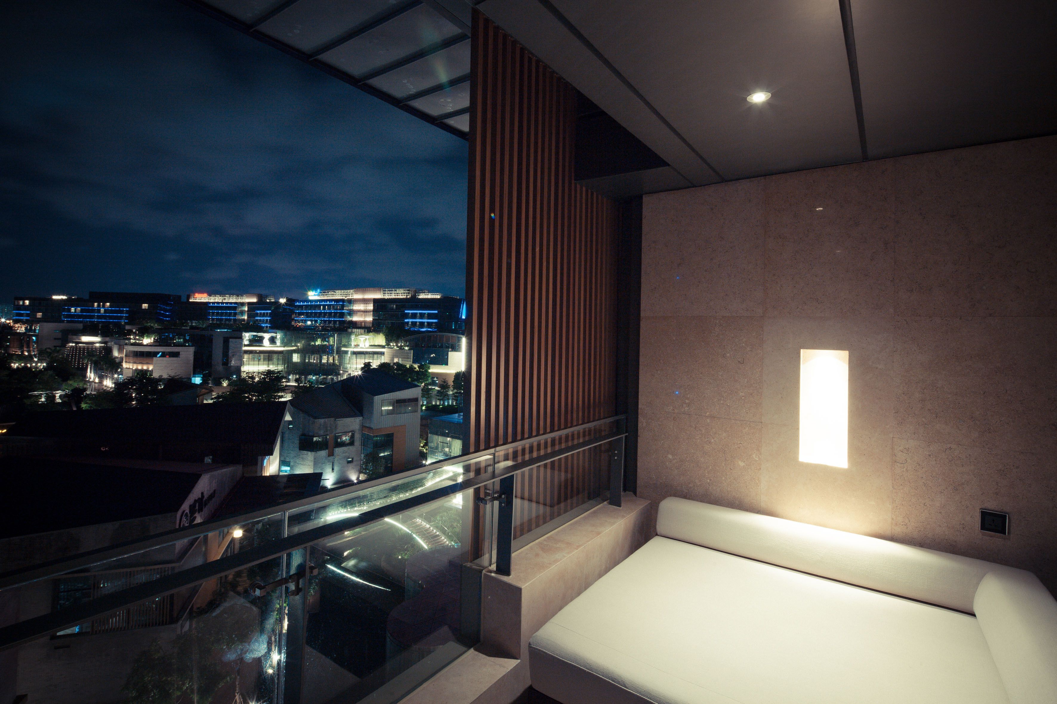 deluxe twin room | premium bedding, free minibar items, in-room safe, iron/ironing board