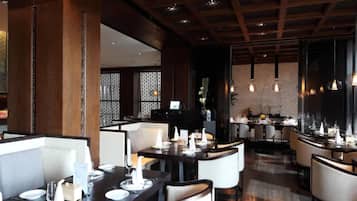 Daily buffet breakfast for a fee