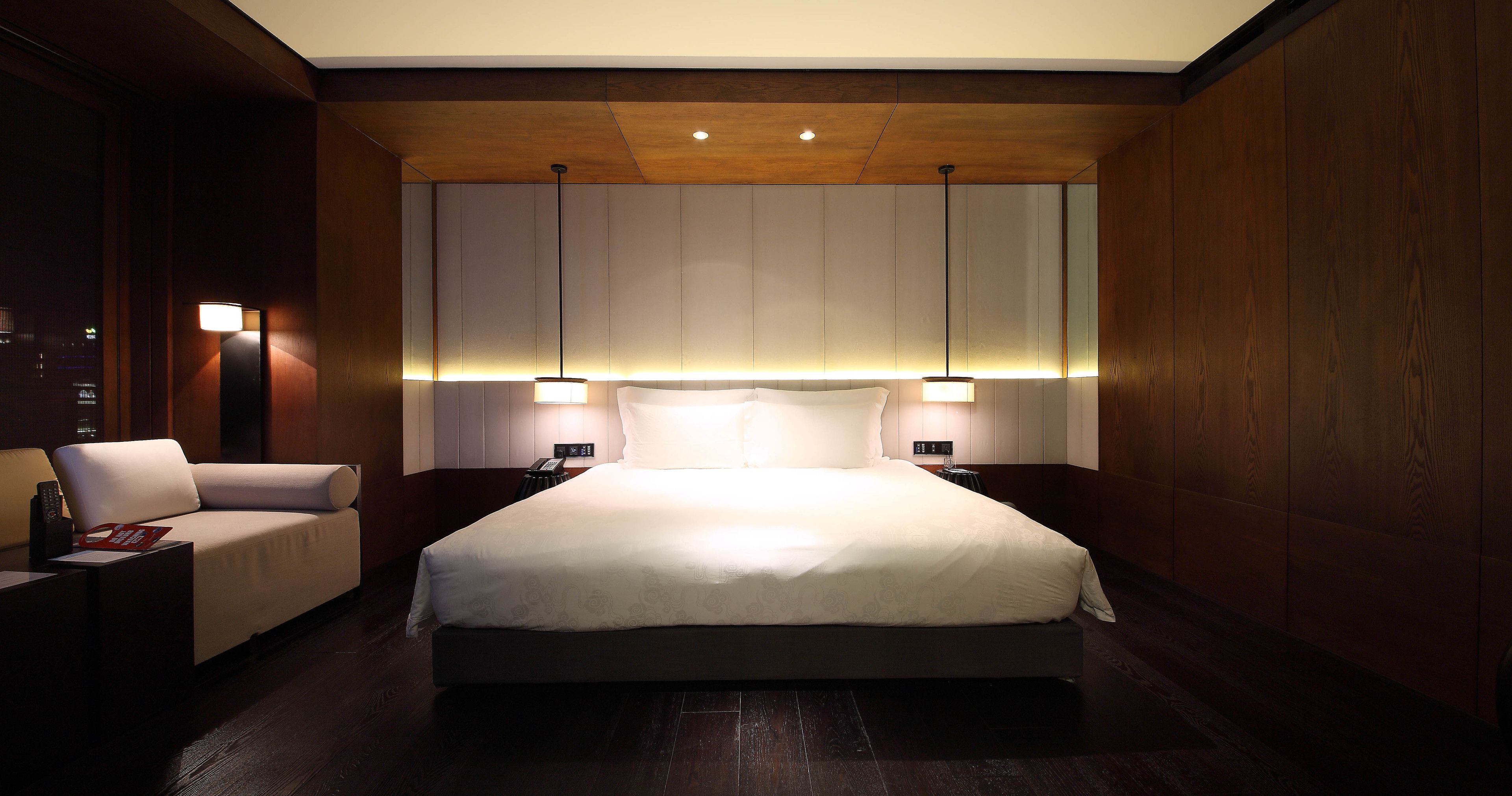 deluxe room, 1 king bed | premium bedding, free minibar items, in-room safe, iron/ironing board