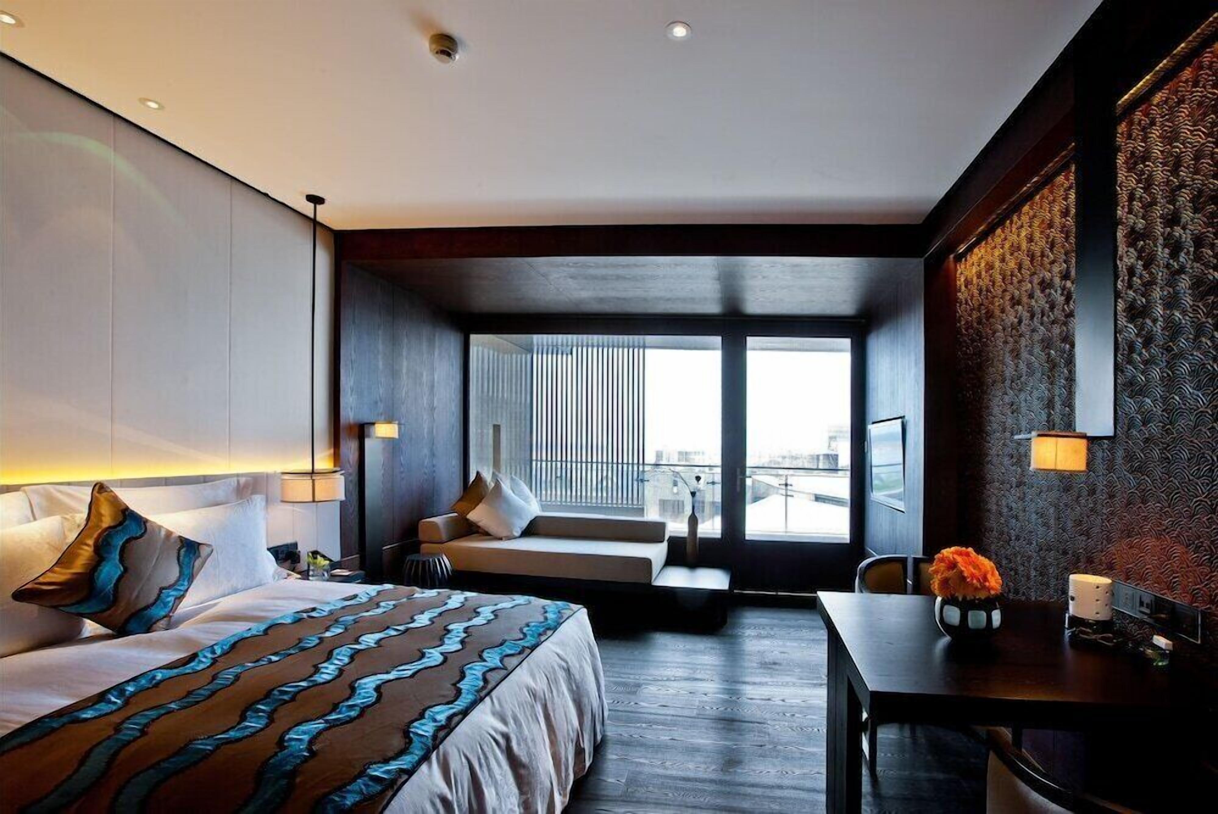 Peralatan tempat tidur premium, item bar mini percuma 