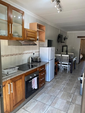 1 bedroom, in-room safe, laptop workspace, iron/ironing board