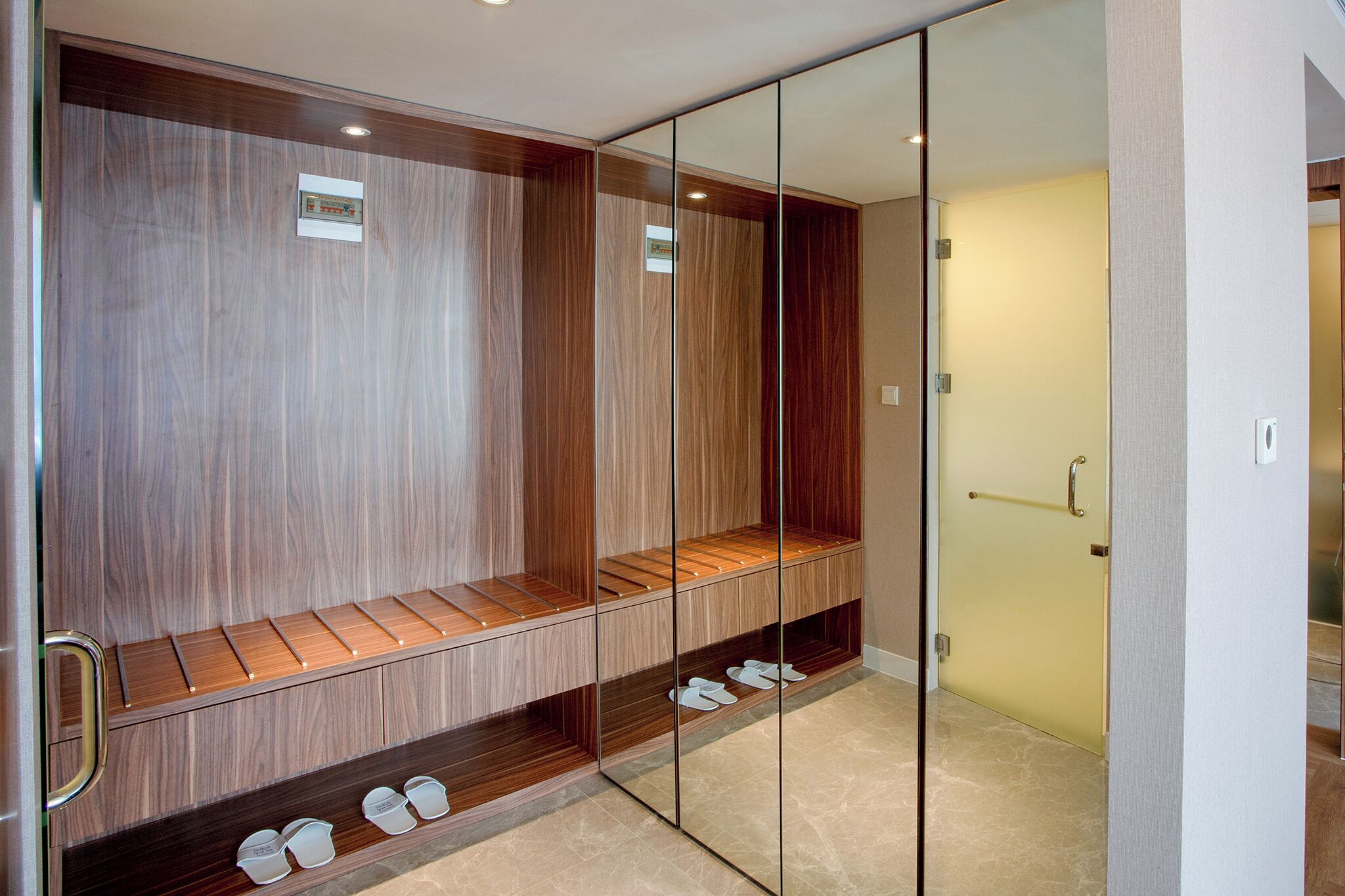 Foto - The ZHM Premiere Padang