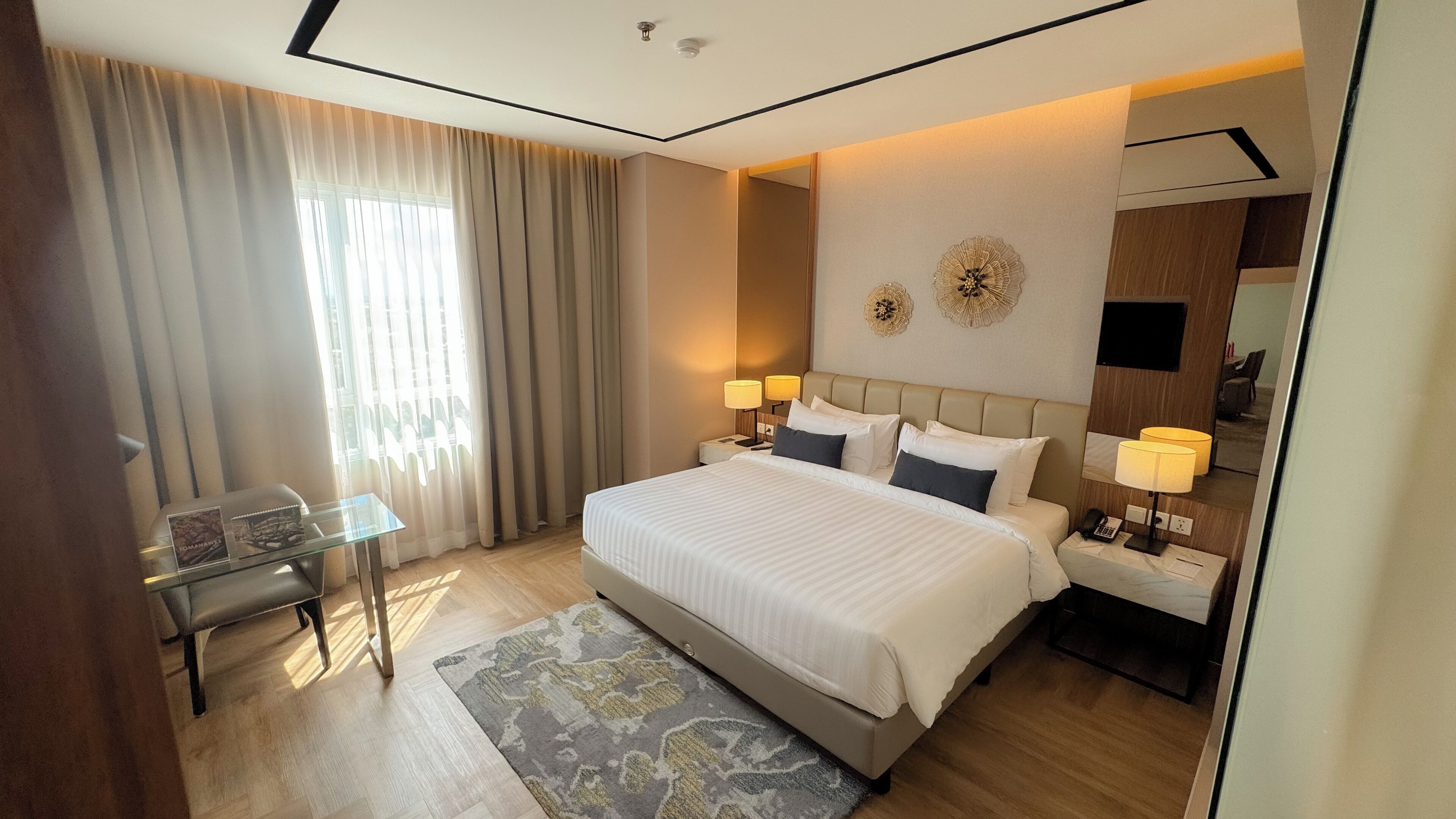 Foto - The ZHM Premiere Padang